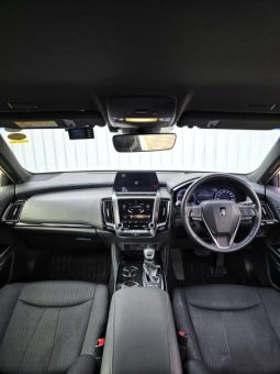 
										Toyota Crown 2018 full									