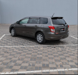 
										2012 Toyota Corolla Fielder full									