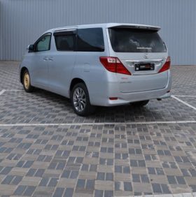 Toyota Alphard 2010