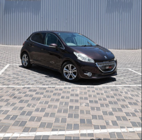 Peugeot 208 2012