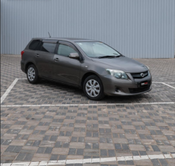 
										2012 Toyota Corolla Fielder full									