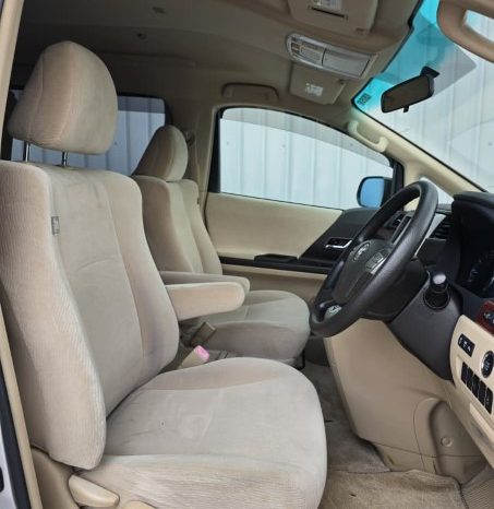 
								Toyota Alphard 2010 full									