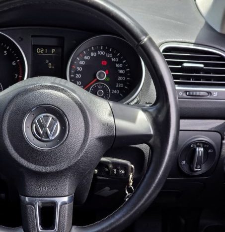 
								2012 Volkswagen Golf full									