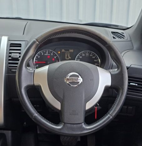 
								2012 Nissan X-Trail full									