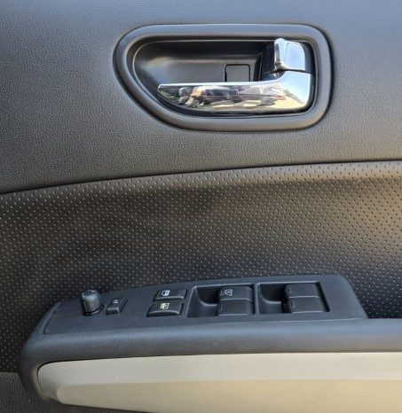 
								2012 Nissan X-Trail full									