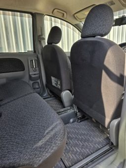 
										Toyota Sienta 2012 full									