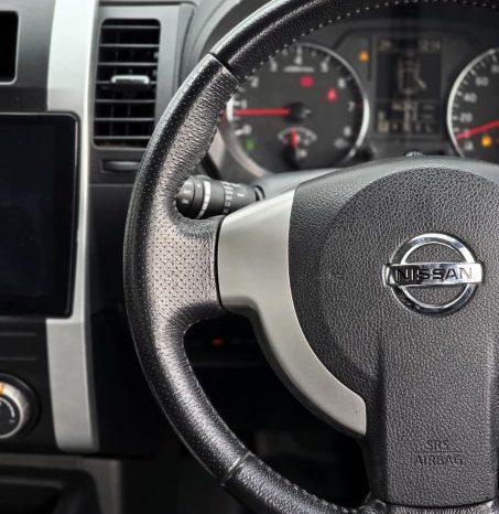 
								Nissan X-Trail 2012 full									