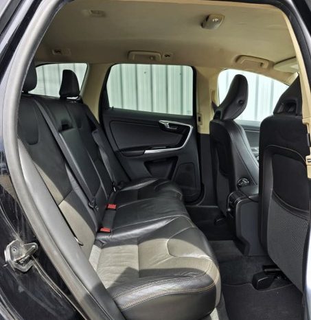 
								2012 Volvo XC60 full									