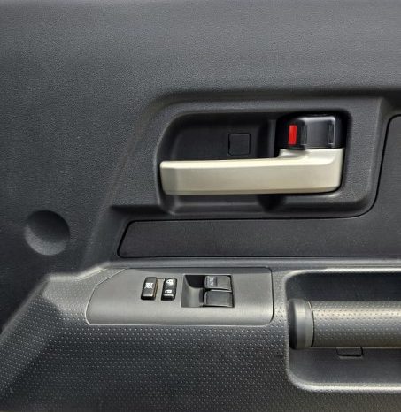 
								2012 Toyota FJ Cruiser full									