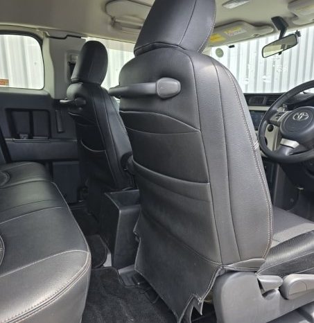
								2012 Toyota FJ Cruiser full									
