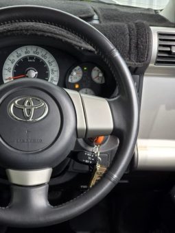 
										2012 Toyota FJ Cruiser full									