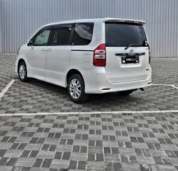 
										2010 Toyota Noah full									