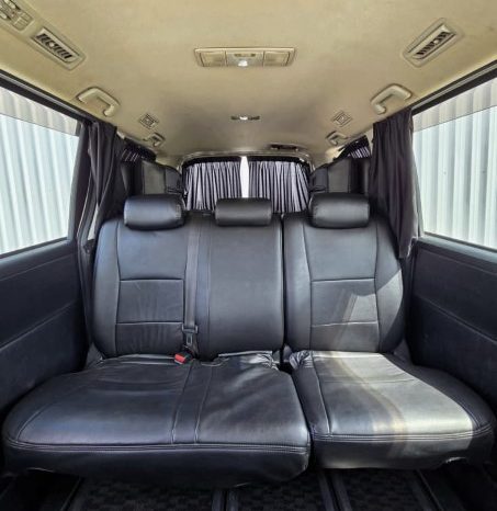 
								2010 Toyota Noah full									