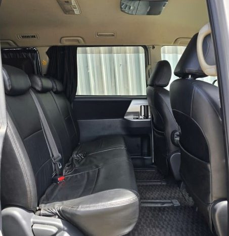 
								2010 Toyota Noah full									