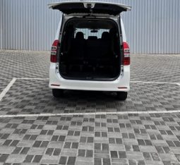 
										2010 Toyota Noah full									