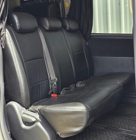 
								2010 Toyota Noah full									