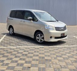 2012 Toyota Noah