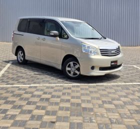 2012 Toyota Noah