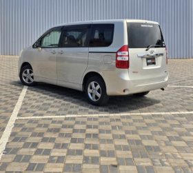 2012 Toyota Noah