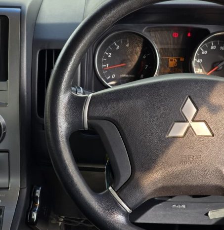 
								2012 Mitsubishi Delica full									