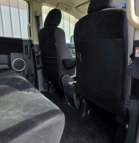 
								2012 Mitsubishi Delica full									