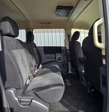 
								2012 Mitsubishi Delica full									