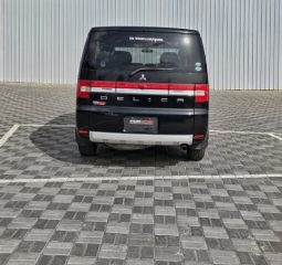 
										2012 Mitsubishi Delica full									