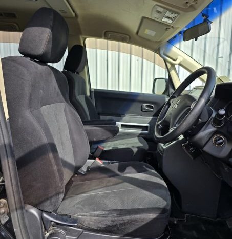 
								2012 Mitsubishi Delica full									