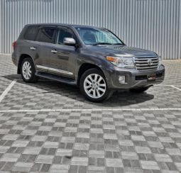2012 Toyota Land Cruiser V8