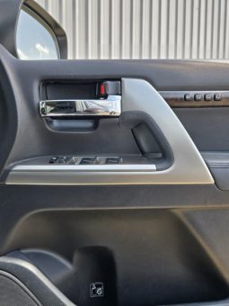 
										2012 Toyota Land Cruiser V8 full									