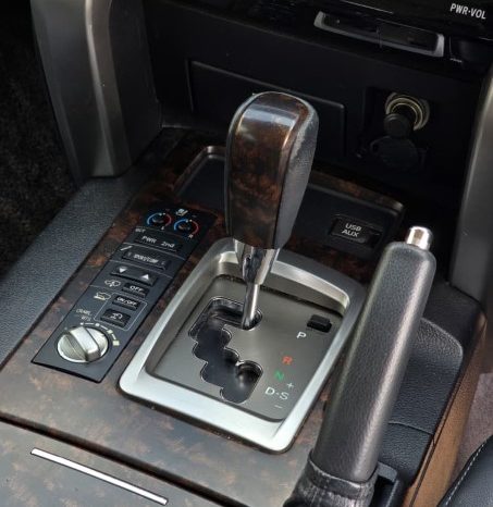 
								2012 Toyota Land Cruiser V8 full									