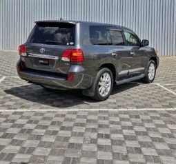 
										2012 Toyota Land Cruiser V8 full									