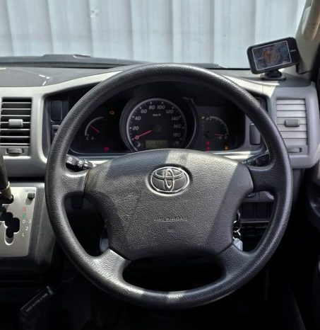 
								2012 Toyota Hiace full									