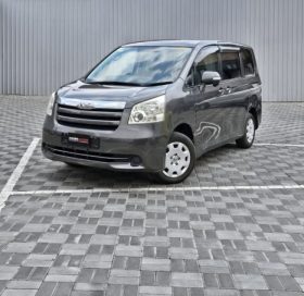 2010 Toyota Noah
